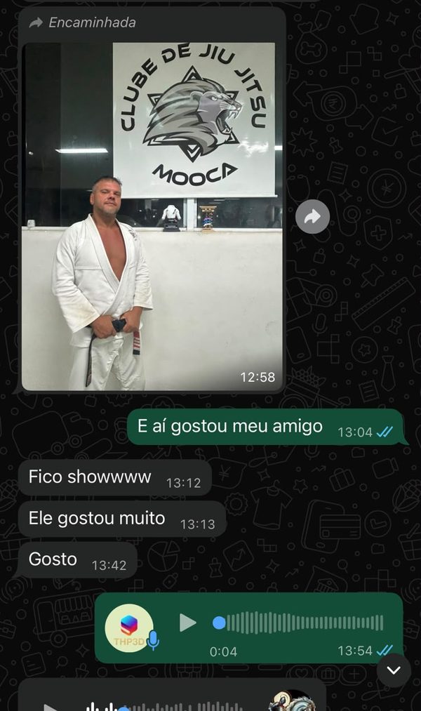 Print de conversa no WhatsApp: Cliente envia foto do troféu na academia e diz que ele gostou muito